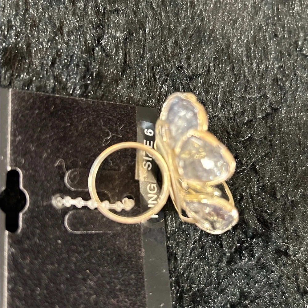 Silver & Clear Flower Ring with rhinestone accent size 6